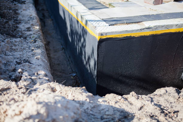Professional Vapor Barrier Installation technician working in Gladstone, OR